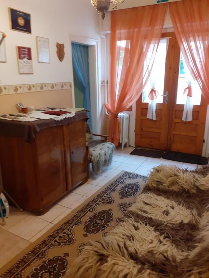Vár-lak Vendégház Szendro Exterior foto
